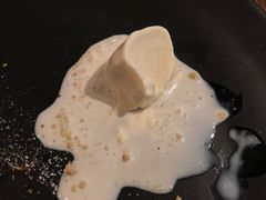 西西里卷乳清芝士开心果配-Carbon莫卡哆·意大利复古集市餐厅(杭州大厦店)