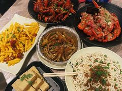 -巴厘龙虾·榜首油焖大虾(音乐学院·沿江酒馆店)