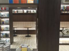 -钟书阁(群光广场店)