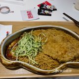 大口吃面，小心烫嘴啊