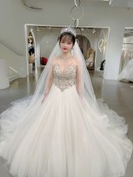 -艾米丽婚纱礼服