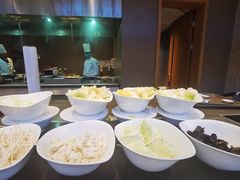 自助取餐区-成都蒲江花样年福朋喜来登度假酒店·宜客乐西餐厅