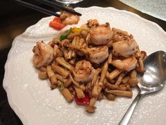 豉汁海鲜菇炒虾球-浙江安吉JW万豪酒店·万豪中餐厅