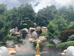 -七彩云南古滇温泉山庄