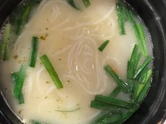 -在蒙自过桥米线