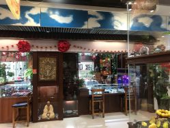 -灵彩珠宝(朗香街店)