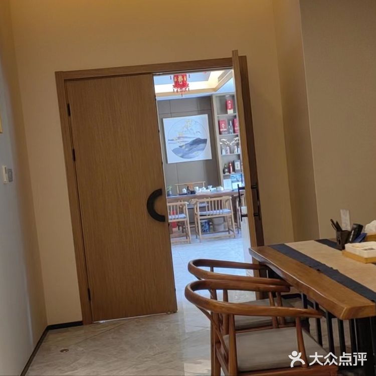 很私密的一家餐厅，共有7个包厢，听说每天都挺满的