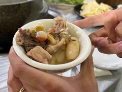 -鲁朗纳麦石锅鸡庄园