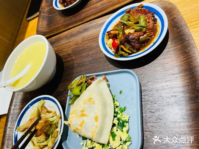 卿晨食堂(星光里商业街店)韭菜盒子图片