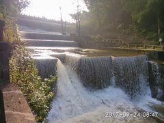 景点-叠水河瀑布