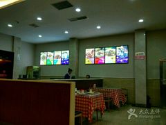 -鲁班小馆(政四街店)