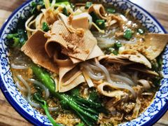 三鲜米线-老字号杨坡红油米线腊汁肉夹馍(东四道巷店)