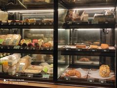 面包甜点陈列柜-星巴克(深圳欢乐颂店)