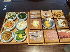 -银米·云南传统过桥米线(双廊黑金冠店)