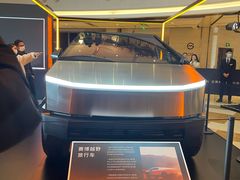 -TESLA 特斯拉(上海太古汇体验店)