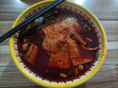麻辣米线-老字号杨坡红油米线腊汁肉夹馍(东四道巷店)
