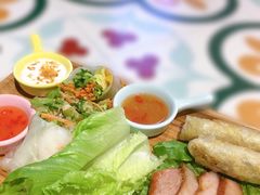 东南亚风味小吃拼盘-越弥越南传统美食馆