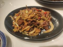 老山姜炒牛肉-原味田园·客家菜·土窑鸡(中航城君尚购物中心店)