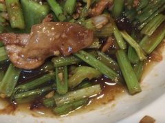 -老码头黑皮肘子锅包肉熏酱水饺(文政街店)