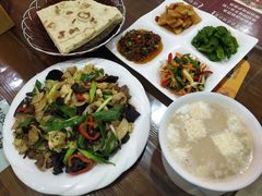 -萨宁音登锡伯风味餐厅(一楼店)