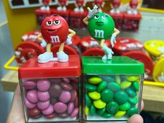 -m豆巧克力世界(上海世茂广场店)