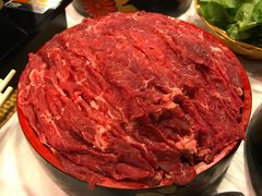 安格斯牛肉-鲜入围煮花胶鸡海鲜火锅