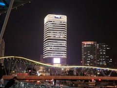 来福士广场夜晚的灯光-深圳来福士广场