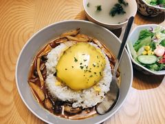 芝士牛肉汉堡咖喱饭-红小满休闲餐厅(十全街店)