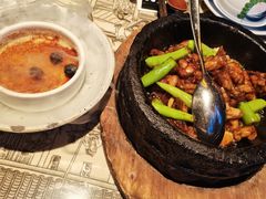 石锅杭椒牛蛙-桂满陇天书(南京德基旗舰店)