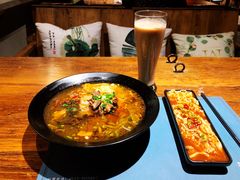 -八月美食小馆(银泰城总店)