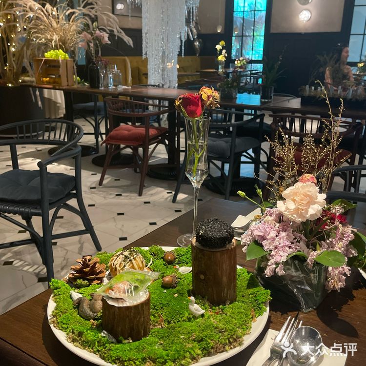 武汉的法餐厅已经美到next level啦‼️
