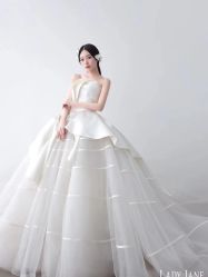-Lady  Jane高端婚纱礼服馆