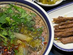 -云阿蛮云南生烫牛肉米线(奉贤路店)