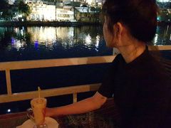 -Lake Shore Hotel & Restaurant