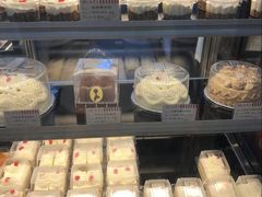 -红宝石·鲜奶小方·海派西点房(控江店)