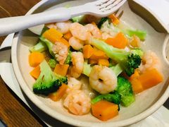 -云海肴·汽锅鸡·云南菜(天山百盛优客店)