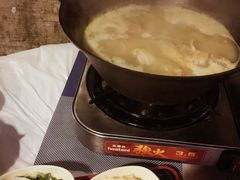 -鲜入围煮花胶鸡海鲜火锅