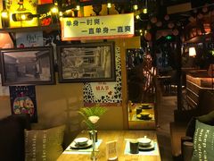 -临界音乐酒馆·小龙虾·江湖菜(华熙LIVE·鱼洞店)
