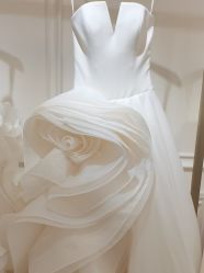 -拉瑞娜LaReine婚纱礼服高级定制