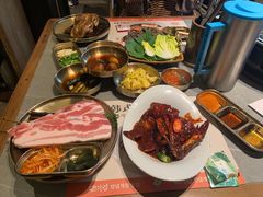 -草家酱蟹炭火烤肉店(珲春南路一店)