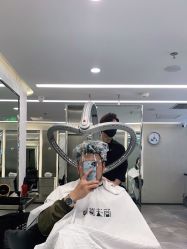 -简法造型·品牌形象店