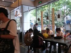 大堂-喜茶(上海打浦桥日月光gelato lab+店)