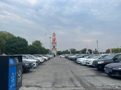 -奥特莱斯停车场