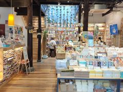 -猫的天空之城概念书店(杭州南宋御街店)