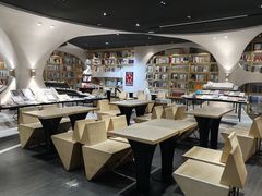 -钟书阁(珍园店)
