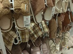 -名创优品(广东省广州琶洲保利广场店)