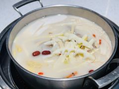 -三人行骨头王火锅(长寿店)