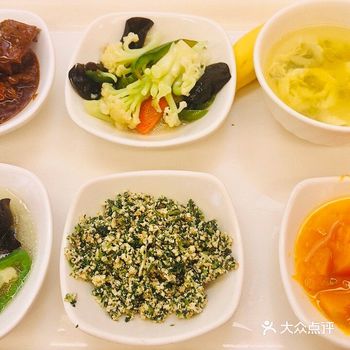 早餐：一个酱蛋、豆浆，都是自己人就不上图了
