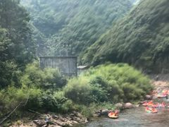 -安吉龙王山峡谷漂流