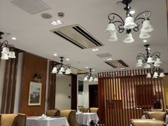 -老人和饭店(淮海中路店)